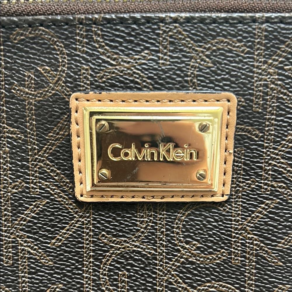 Calvin Klein Brown Crossbody Bag with Adjustable Strap - Picture 3 of 6
